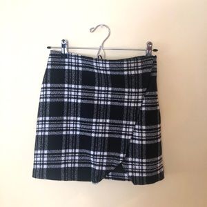 Black plaid skirt